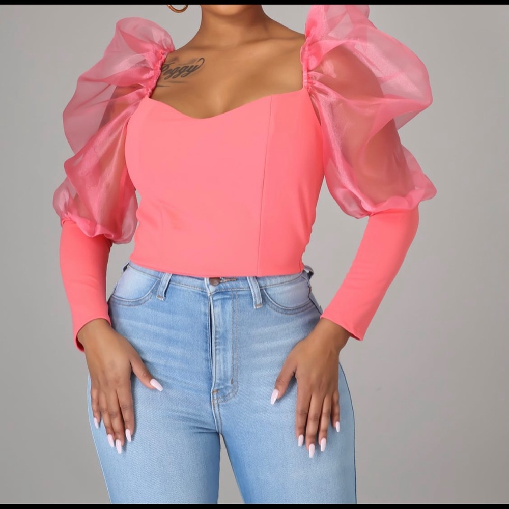 Coral chiffon puff sleeve top.